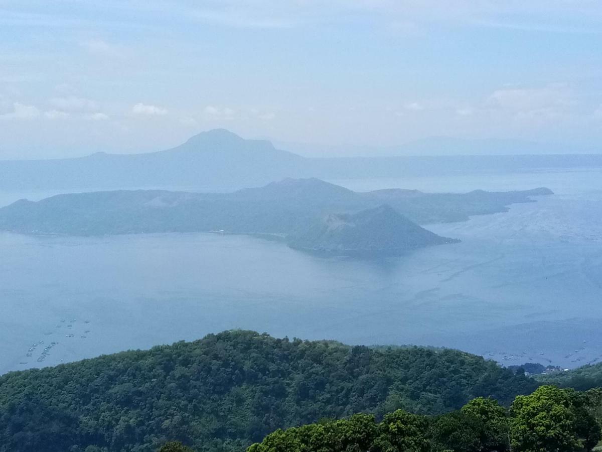 Taal Lake View Wind Residences By Smco Tagaytay City Luaran gambar